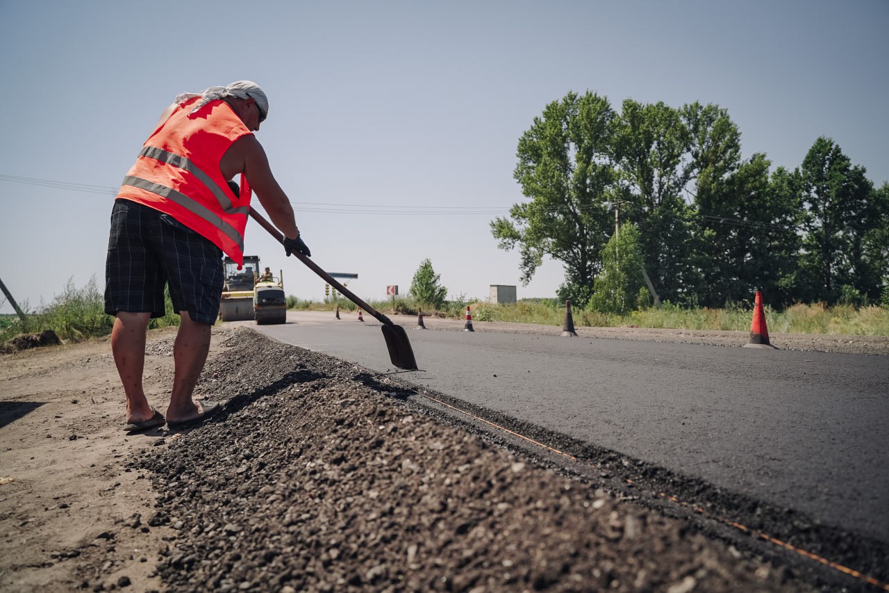 На Полтавщині минулого тижня відновили більше 8 тис. м² доріг 